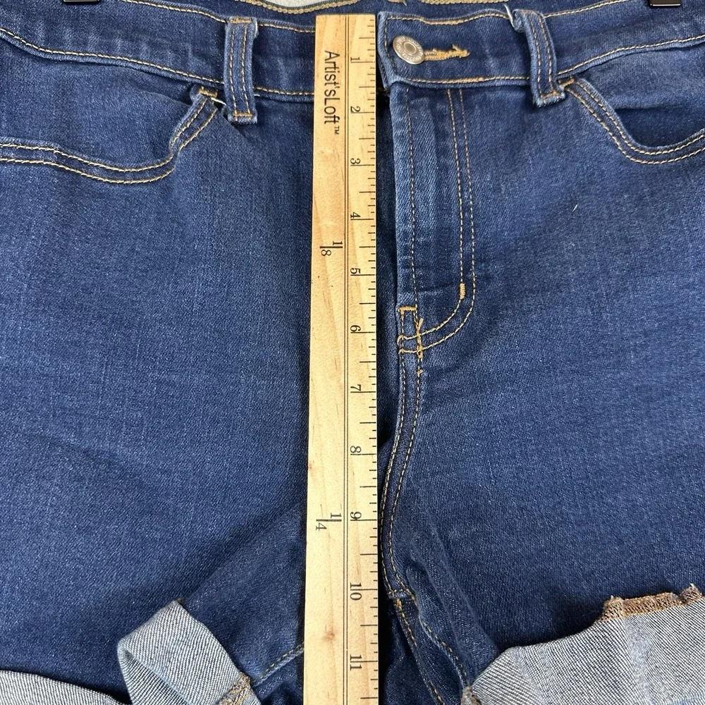 Old Navy Jean Shorts Women's 6 Denim Blue Rolled Cuff